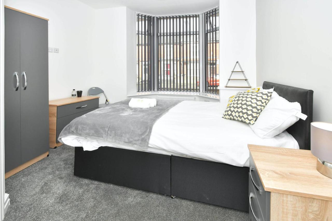 Silverdale  Townhouse @ Chiltern Place Newcastle Under Lyme מראה חיצוני תמונה