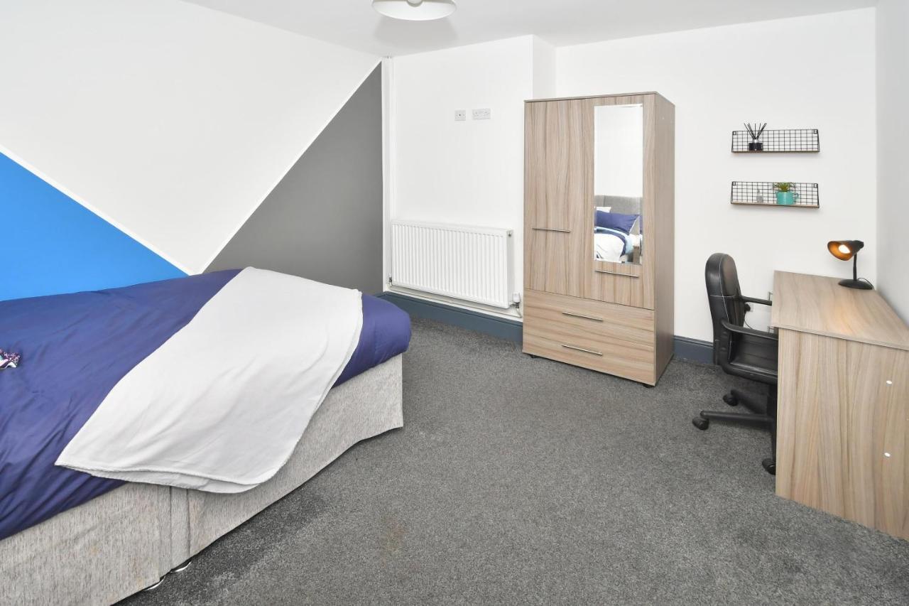 Silverdale  Townhouse @ Chiltern Place Newcastle Under Lyme מראה חיצוני תמונה